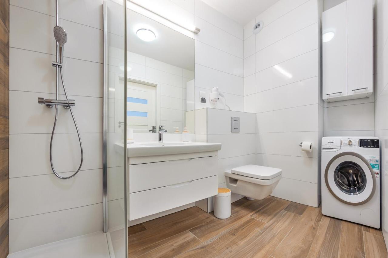 Apartamenty Sun & Snow Nadmorskie Tarasy Z Basenem Kołobrzeg Εξωτερικό φωτογραφία