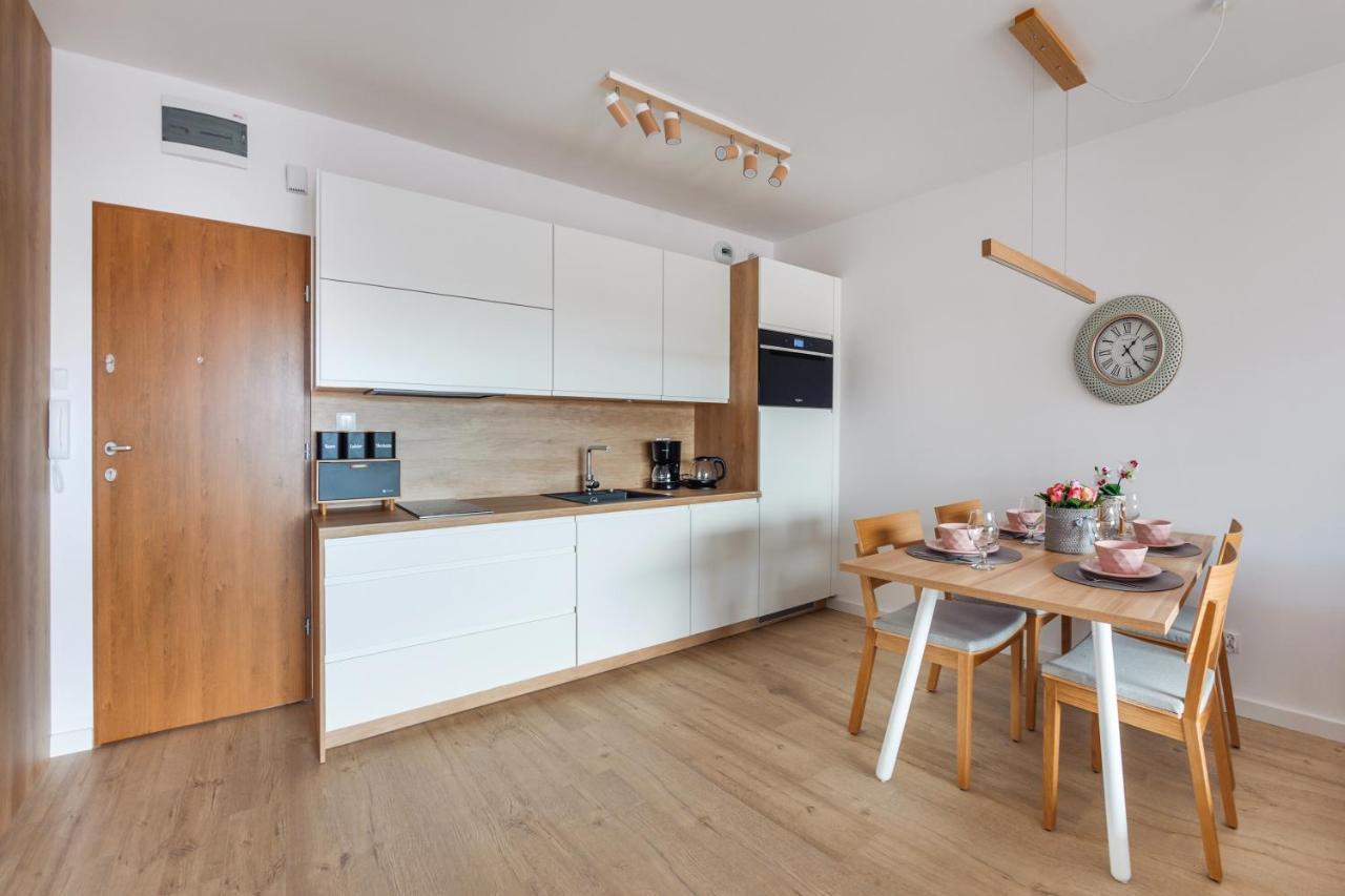 Apartamenty Sun & Snow Nadmorskie Tarasy Z Basenem Kołobrzeg Εξωτερικό φωτογραφία