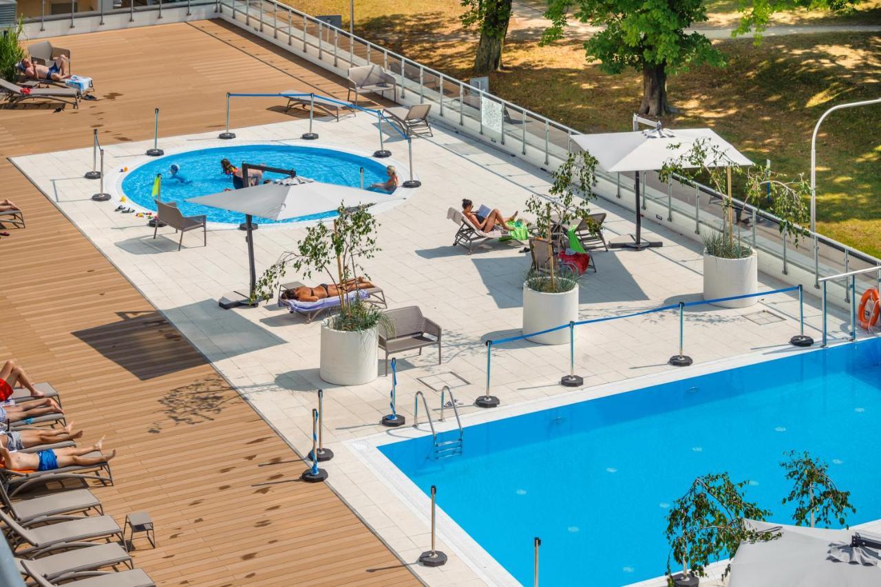 Apartamenty Sun & Snow Nadmorskie Tarasy Z Basenem Kołobrzeg Εξωτερικό φωτογραφία