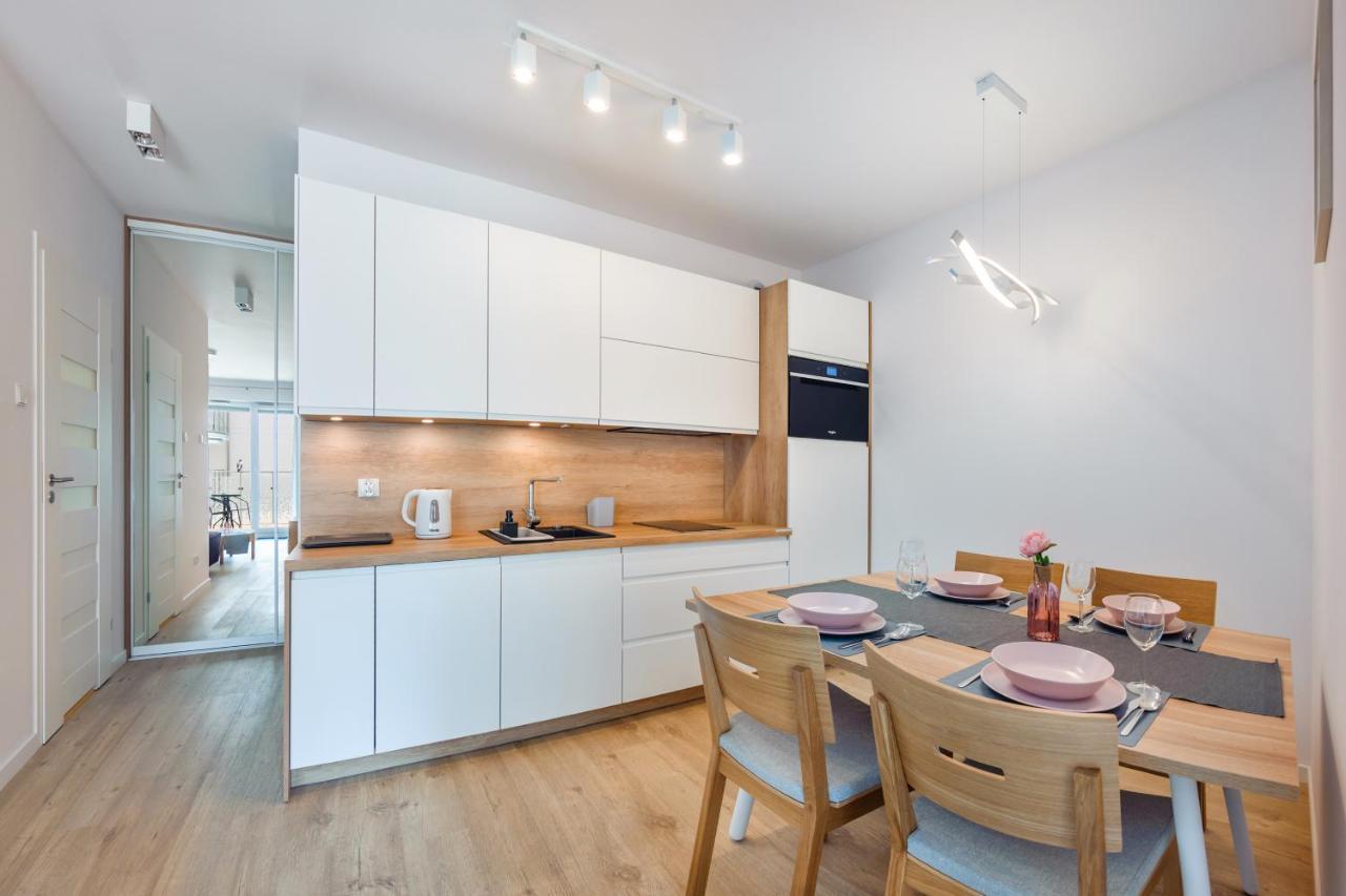 Apartamenty Sun & Snow Nadmorskie Tarasy Z Basenem Kołobrzeg Εξωτερικό φωτογραφία
