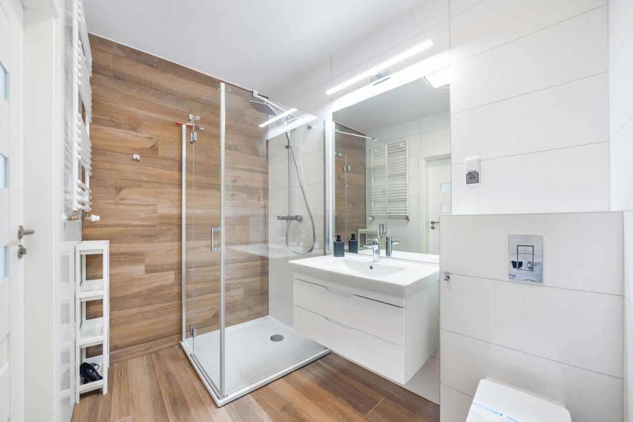 Apartamenty Sun & Snow Nadmorskie Tarasy Z Basenem Kołobrzeg Εξωτερικό φωτογραφία