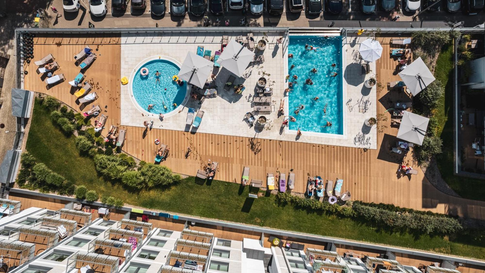 Apartamenty Sun & Snow Nadmorskie Tarasy Z Basenem Kołobrzeg Εξωτερικό φωτογραφία